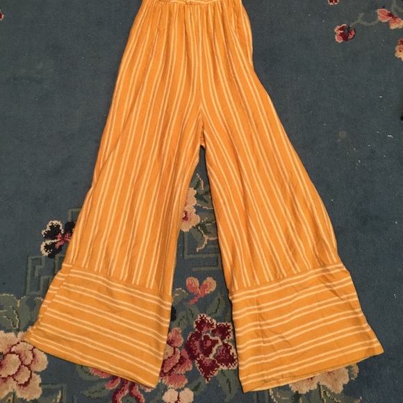 Jumpsuit with cropped ankles at the bottom - Picture 2 of 3